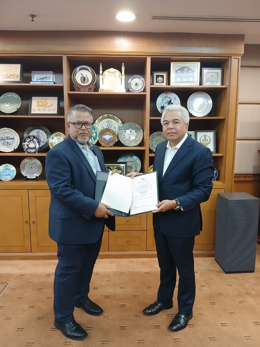 MalaysiaMFA's tweet photo. ° Secretary General Tan Sri Amran Mohamed Zin, on behalf of the Minister of Foreign Affairs, presented the letter of appointment of Dato’ Zakri Jaafar as Chairman of the National Authority for the Chemical Weapons Convention (NACWC) at Wisma Putra on 15 July 2026. 

° The NACWC, under the Ministry of Foreign Affairs, serves as Malaysia’s national authority for the implementation of the Chemical Weapons Convention (CWC). NACWC serves as the primary liaison with the Organisation for the Prohibition of Chemical Weapons (OPCW), in line with Malaysia’s commitment to fulfilling its international obligations under the Convention.

🇲🇾🌐⚛️ 

#WismaPutra #MalaysiaCWC #DiplomasiMADANI #TaatSetia