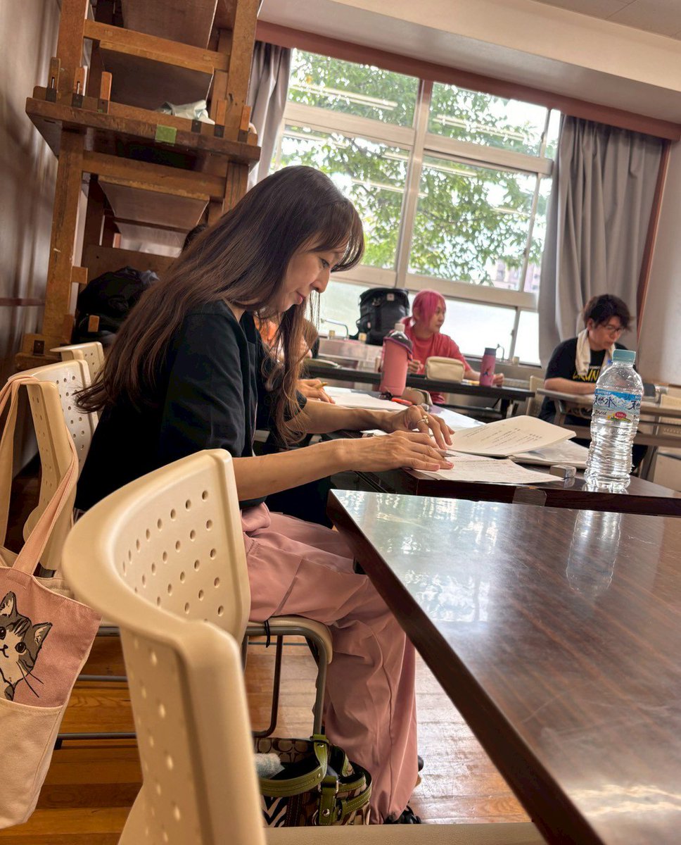 macoshiina's tweet photo. 下北沢本多劇場「ほろほろ」
8/12〜8/16

https://t.co/DtlKkcx3lO

椎名まこ　担当URL

いよいよお稽古が始まりました！8月に東京にいられる方は
是非とも下北沢本多劇場へ！
素晴らしいコメディ人情劇😍

#ほろほろ
#本多劇場 　#椎名まこ https://t.co/8d9T9aazcJ