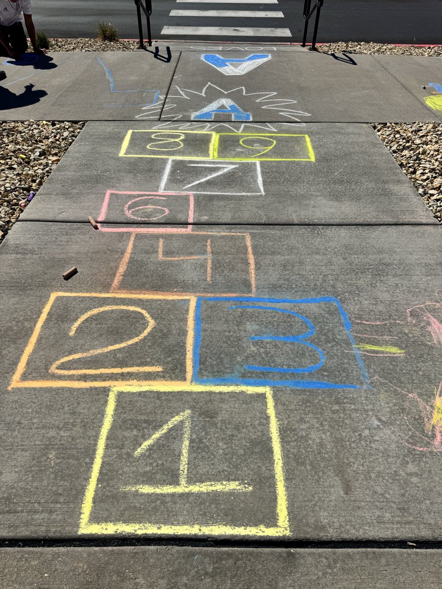 coach_kelvin's tweet photo. This past weekend we completed our 3rd annual Coloring w/ The Kadets sidewalk event. Huge thank you to @ChildrensColo and all of the players involved!! Keep uplifting your community young men.
#ElevateTheStandard #KadetsFootball🏈 #EnterTheArena⚔️ #Kadets #EffortIsAChoice🔂 https://t.co/oHlymBr3dB