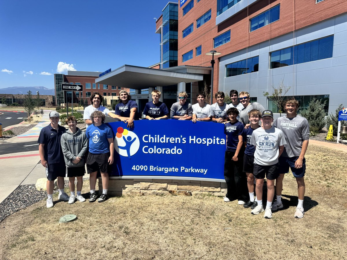 coach_kelvin's tweet photo. This past weekend we completed our 3rd annual Coloring w/ The Kadets sidewalk event. Huge thank you to @ChildrensColo and all of the players involved!! Keep uplifting your community young men.
#ElevateTheStandard #KadetsFootball🏈 #EnterTheArena⚔️ #Kadets #EffortIsAChoice🔂 https://t.co/oHlymBr3dB