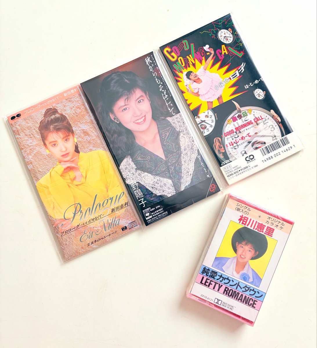 copitan1975's tweet photo. ここ最近の捕獲品💿
新田恵利ちゃんのラストシングル
ナンノの"秋そば"別ジャケ(←妙に歌謡曲っぽいジャケ)
クノールなキョンキョン
そして相川恵里ちゃんの
「純愛カウントダウン」
シングルカセット(未開封😭✨)

#8cmシングル https://t.co/TJRFpfBBpP