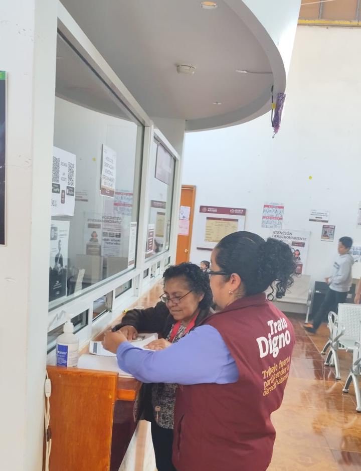 IsssteTlaxcala's tweet photo. 🏥 Recorrido en la CMF Tlaxcala para brindar atención cercana y promover el #TratoDigno y #Resolutivo

En atención a las instrucciones del director general Dr. Martí Batres 

🤝El #ISSSTETlaxcala trabaja todos los días por una atención más humana. 

@martibatres https://t.co/gLbY7VxI3q