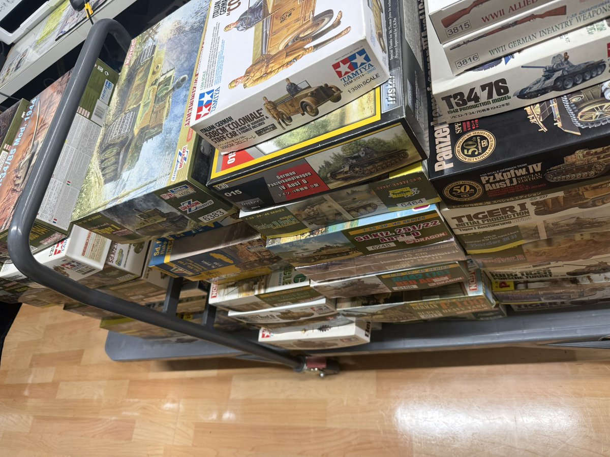 BOOKOFF20152h's tweet photo. #プラモデル

ミリタリー系のプラモデルたくさんお売りいただきました‼️

#フィギュア
#プラモデル
#アニメグッズ

買取価格20%UP中です🔥 https://t.co/TTpTv7uZG2