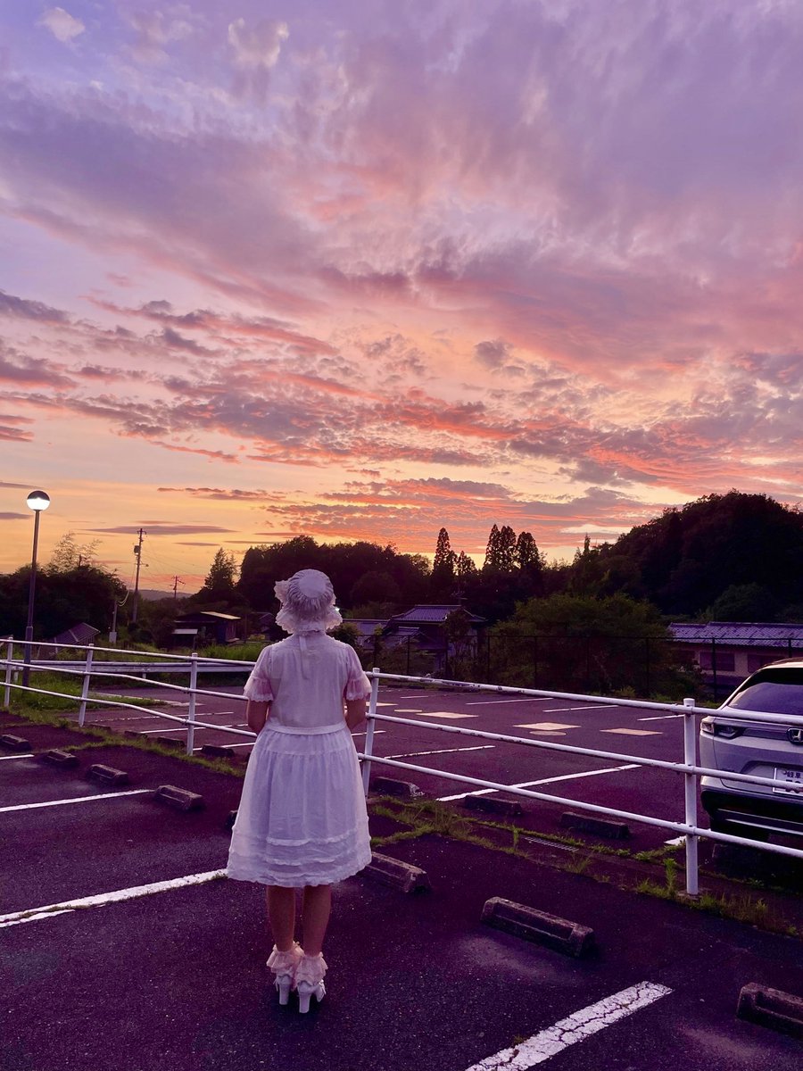quickpp_Leica's tweet photo. Pink houseのジャンスカ、
フリルキャップ
lococo✖️あしながおじさんの全身白コーデ🤍🤍
薄手の綿生地めちゃくちゃ楽！ https://t.co/wu90HyWigU