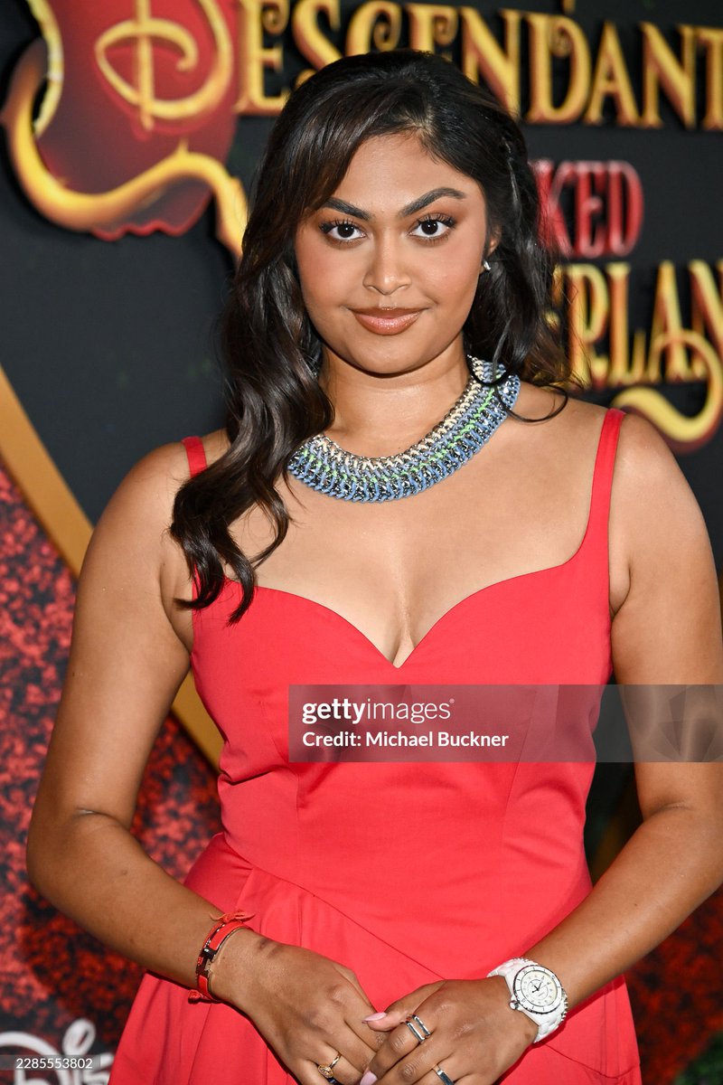 ZombiesDCOM's tweet photo. The dress! 👏👏

Swayam Bhatia stuns for the Descendants: Wicked Wonderland premiere!

Catch her on #ZOMBIES5: Secrets of the Sea in the summer of next year. https://t.co/Vj3xnyJZ92