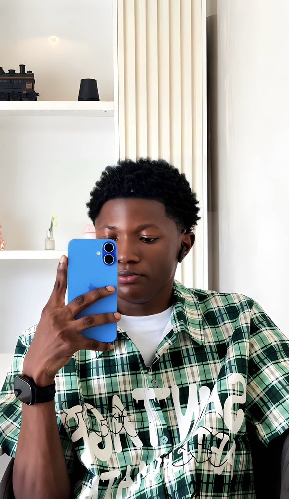 Maxwell ♰ tweet media