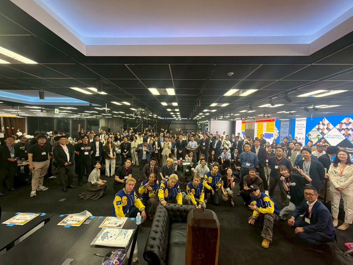 SEGASAMMYSPORTS's tweet photo. セガサミーグループ本社で行われた、第2回パートナー企業交流会！東京サンロッカーズ、セガサミーフェニックス、SEGA SAMMY LUXのパートナー企業様をはじめ、会場のコワーキングスペース「TUNNEL TOKYO」入居企業の皆さんなど、約110社・180人の方にご参加いただきました！

会場ではSEGA SAMMY LUXのパフォーマンスも披露⚡スポーツによる縁が、企業様同士の縁にも繋がっていっています！ご参加いただいた皆様、ありがとうございました。今後もスポーツを通じて新たな価値とつながりを提供してまいります。
#セガサミースポーツ @TokyoSunrockers @SEGASAMMY_PNX @SEGASAMMY_LUX