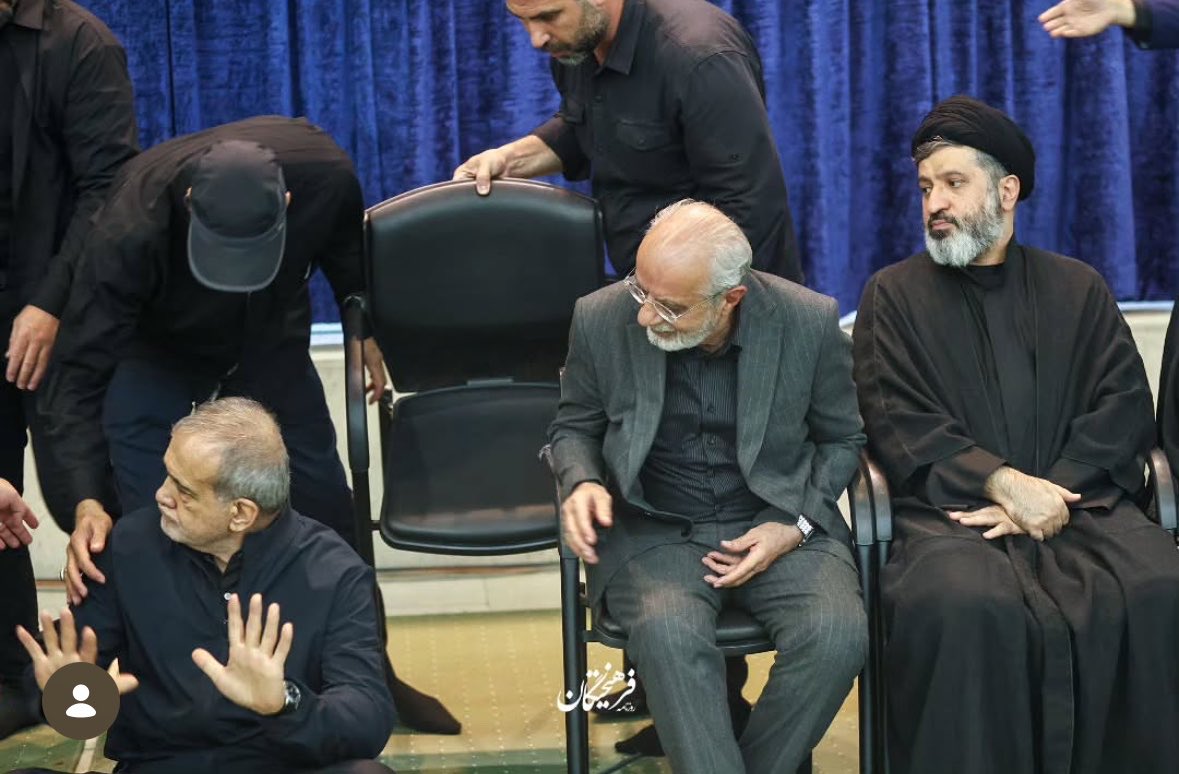RezaWaliZadeh10's tweet photo. کشور با نمایش اداره نمیشه
پاشو از نیروهای مسلح پشتیبانی کن https://t.co/mOA9uxJWrx