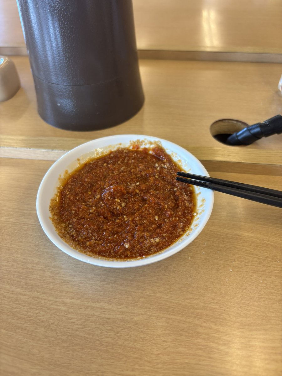 4528432g's tweet photo. 可愛かった大津さん
ご飯代勝ちも確定したし、金龍
金龍油そばにはコレだよね。
にんにく豆板醤ラー油。
#CORE21菊陽店
#大津ひより https://t.co/rkvWDDifnT