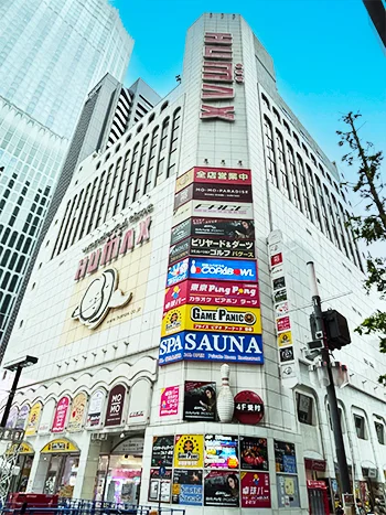 amnet_official's tweet photo. 新宿歌舞伎町で長年親しまれてきたボウリング場
「新宿コパボウル」が契約満了に伴い2026年9月30日閉店

新宿歌舞伎町のシンボル的存在の新宿コパボウルが54年間の営業に幕を閉じます
閉店の瞬間までお客様に笑顔でハイタッチをしていただけるよう様々なイベントを予定

https://t.co/pKR5wYdWHu https://t.co/jXn53WN3Cc