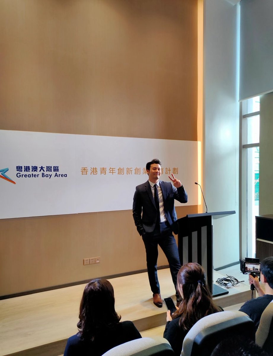 HODLMEME_'s tweet photo. 每一次演講,都是成長。它讓我學會傾聽自己的聲音,也學會理解他人的感受;讓我更有自信,也更謙遜。因為站在舞台上,收穫的不只是掌聲,更是一次對自己的重新認識。
#WorkSelfie #Professional #Business #Entrepreneur #Leadership #Success #Lifestyle #Confidence #OfficeLife https://t.co/VDreEyn0kG