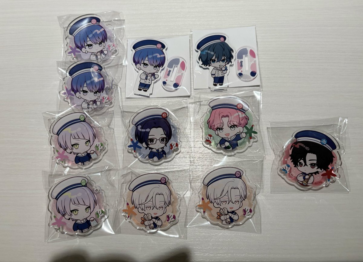 taa_182's tweet photo. 【交換】ブレイクマイケース ブレマイ うきうきマリン　大阪

(譲)
アクスタ、くじB賞バッジ:画像のもの
ガラポンステッカー　交際部
(求)
バッジ: 立科>恩田
アクスタ:立科>恩田
ステッカー：交渉部
出先のためID無しですみません🙇
本日、梅田にて手渡し交換希望。検索からもお気軽にどうぞ。 https://t.co/CvYfwBSL7I