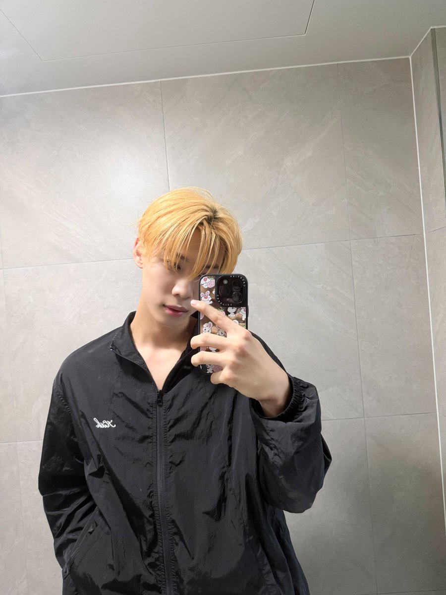nSSign_official's tweet photo. [ #로빈 ] Long time no robin 🙂‍↕️
how are we all 

#엔싸인 #nSSign #エンサイン #ROBIN https://t.co/gacmMjY1QE
