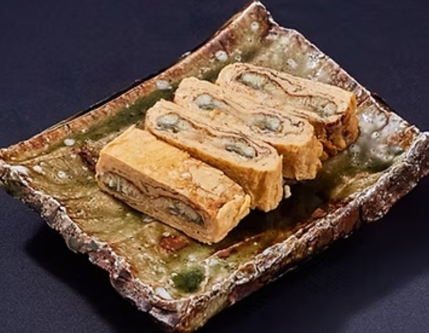 waraidorimondo's tweet photo. ＼ 人気のだし巻き玉子にうなぎを入れちゃいました ／

ふわふわに焼き上げた、当店人気のだし巻き玉子🥢その中にうなぎが！

一口食べると、お出汁の香りとウナギの風味がじゅわっと広がります。
そして… キンキンに冷えたビールとの相性は最高🍺
「今日は仕事終わりに一杯。」 お待ちしております😃 https://t.co/GbaWZp4azu