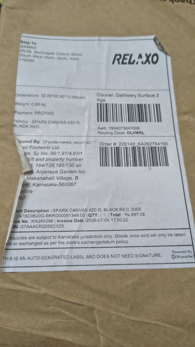 TheIntrovertSam's tweet photo. @RelaxoFootwear I am extremely disappointed with my recent order experience.
I ordered Sparx SM620 Black/Red (Order #RELX226149) from the official Relaxo website. Instead of the product I ordered, I received Sparx SM641 Blue in a damaged box. https://t.co/RkRKlzBJdr