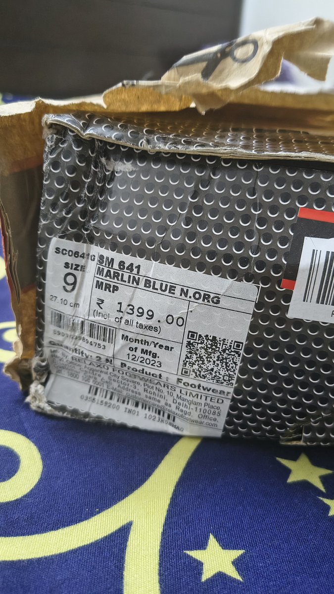 TheIntrovertSam's tweet photo. @RelaxoFootwear I am extremely disappointed with my recent order experience.
I ordered Sparx SM620 Black/Red (Order #RELX226149) from the official Relaxo website. Instead of the product I ordered, I received Sparx SM641 Blue in a damaged box. https://t.co/RkRKlzBJdr