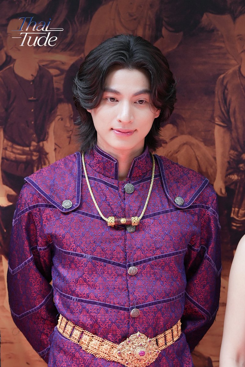 ThaiTude's tweet photo. “กลัฟ คณาวุฒิ” ในงานแถลงข่าวเปิดตัว ‘อัศจรรย์วันทอง’ 

GULF​ X IN THE NAME OF LOVE PRESS

#อัศจรรย์วันทอง
#InTheNameOfLove
#GulfKanawut
#ThaiTudeUpdates https://t.co/mv4Jcwstsc