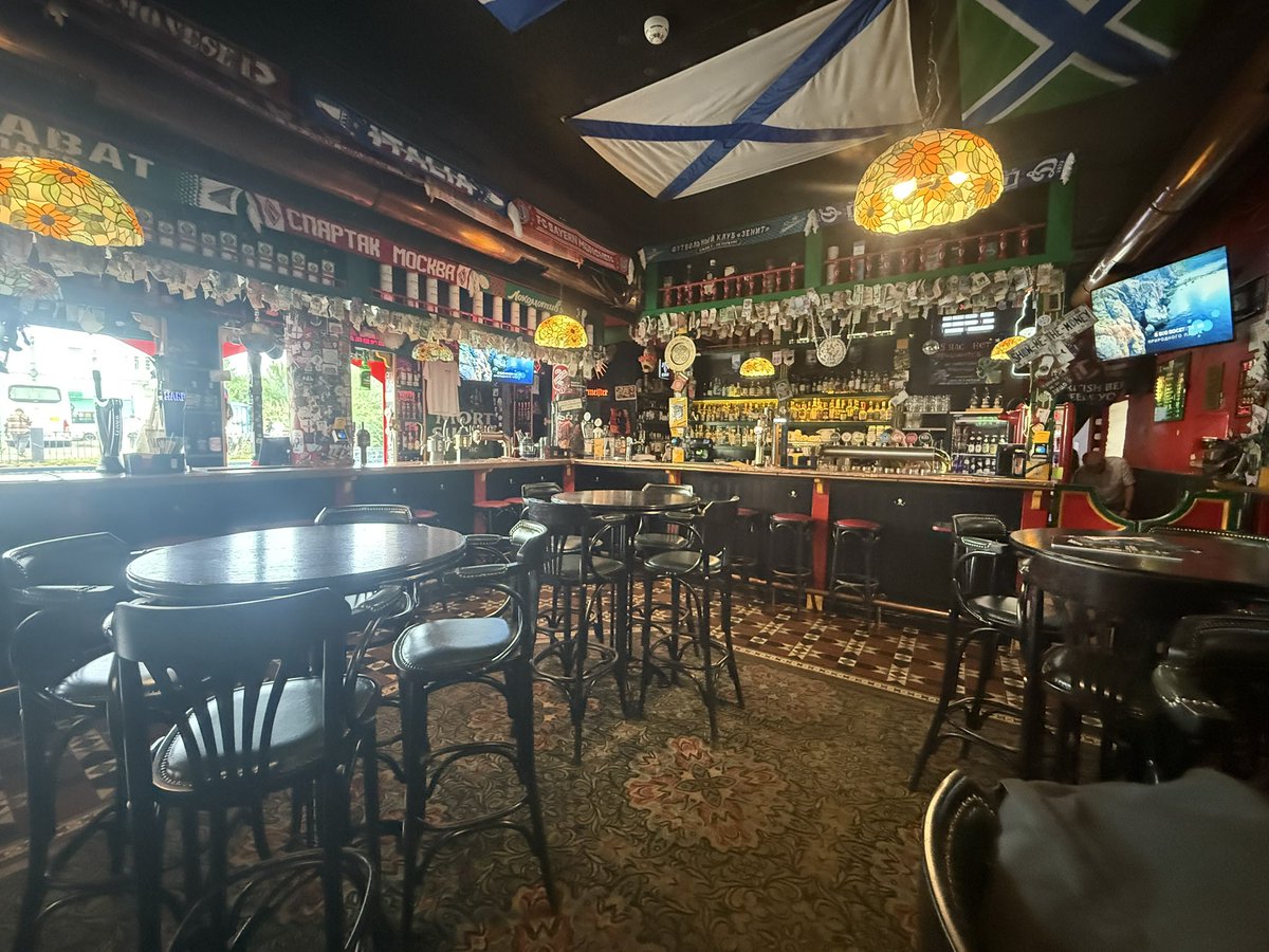 Ftgrf888's tweet photo. The Irish pub farthest north in the world.
#weekendvibe #pubvibe #publife #weekendlive https://t.co/iu9APLDOlc