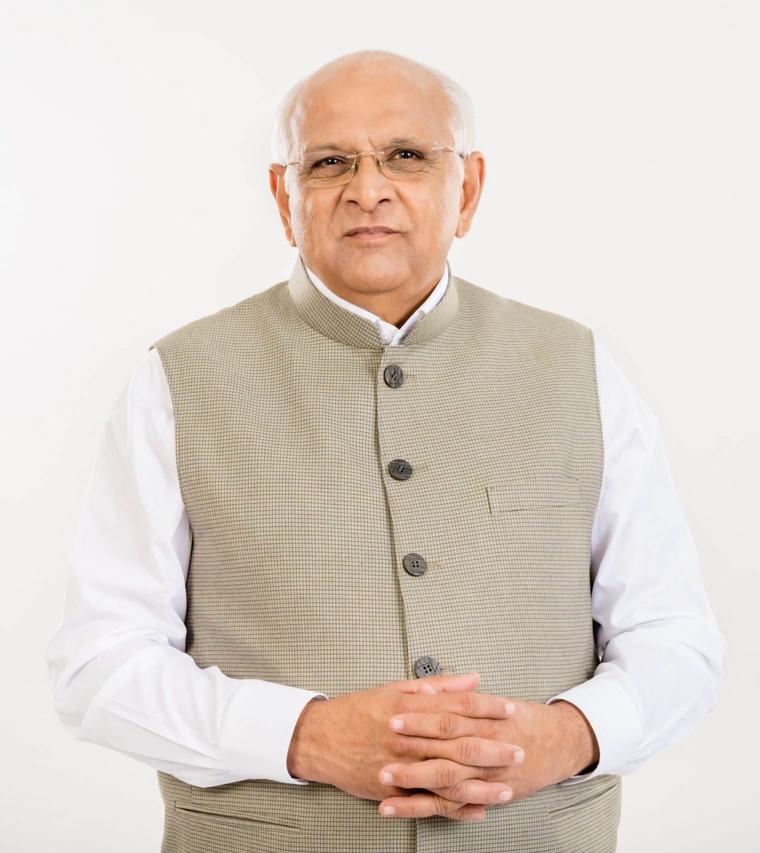 bihaniya1's tweet photo. गुजरात के यशस्वी मुख्यमंत्री श्री भूपेंद्र पटेल जी आपको जन्मदिवस की हार्दिक बधाई एवं शुभकामनाएँ।💐🙏

आपके नेतृत्व में गुजरात विकास, जनकल्याण की नई ऊँचाइयों को छूता रहे। राजाधिराज बाबा महाकाल से आपके उत्तम स्वास्थ्य, दीर्घायु और निरंतर सफल जीवन की कामना करता हूँ।
@Bhupendrapbjp https://t.co/XfZRW2yJxs