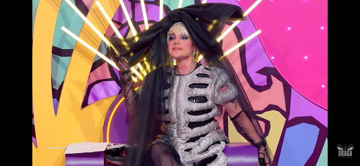 AbrahamMonster's tweet photo. No des tu punto de vista o mejor dicho tu insulto forzado para figurar como juez a nadie le interesa ya te comió tu personaje reina y ya aburrió, tendras mucha carrera pero de drag no tienes puta idea y no no eres queer 💋 #SoloLasMas2 #SLM2 #LaMasDraga #LMD https://t.co/fKQ50591JU