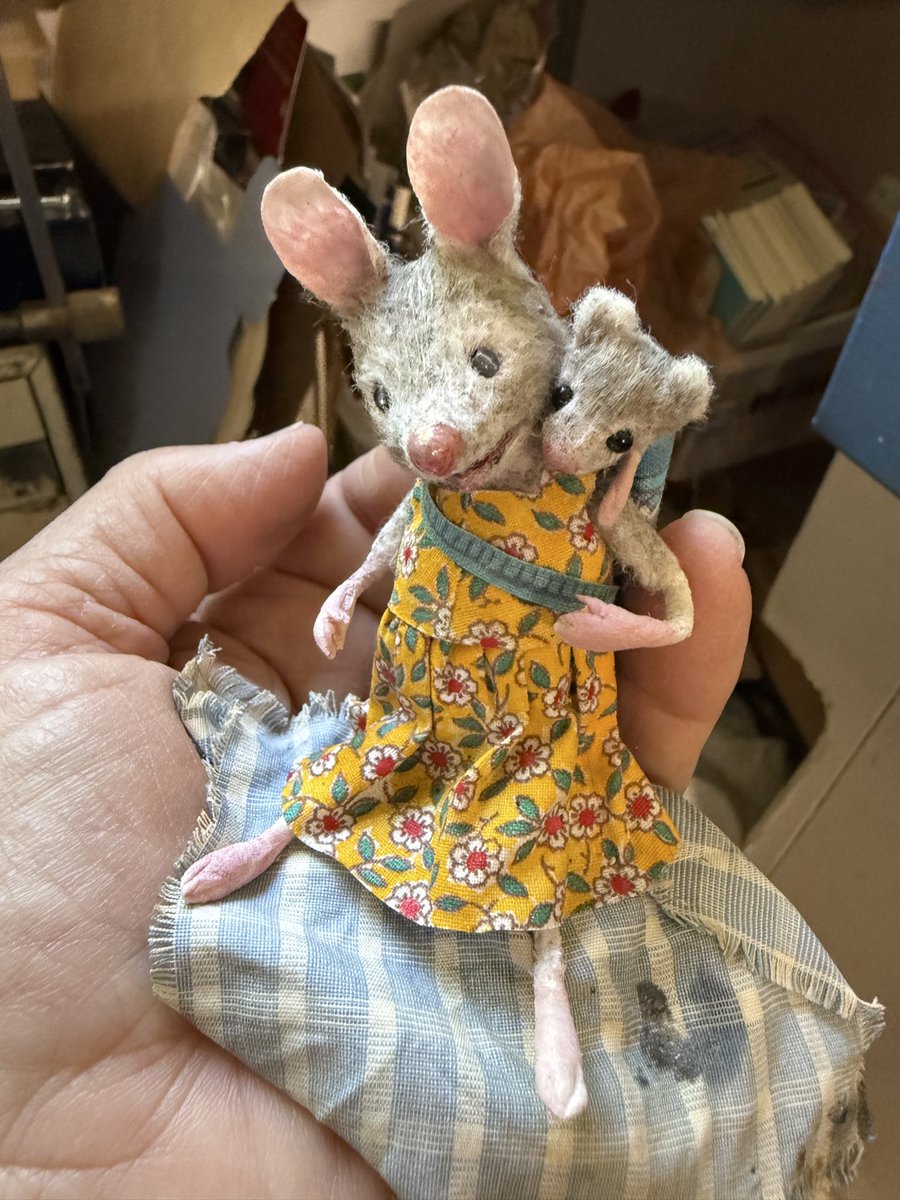 magrudy's tweet photo. I’m doing some restoration work on a diorama that’s gotten sun-bleached..nice to see it come back to life! https://t.co/8qNUW5fjXf