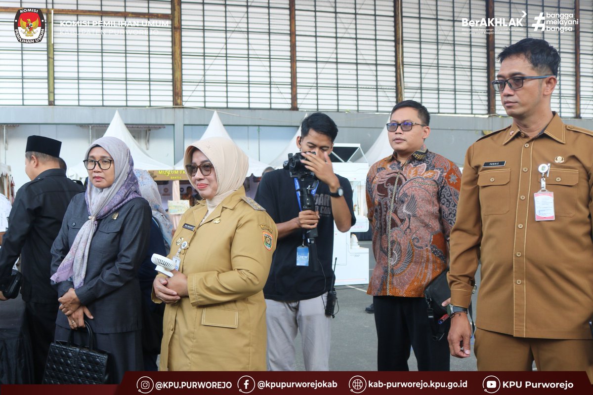 KpuPurworejo's tweet photo. #TemanPemilih,
Ketua Divisi Sosialisasi, Pendidikan Pemilih, Partisipasi Masyarakat, dan Sumber Daya Manusia KPU Kab. Purworejo, Abdul Azis, menghadiri pembukaan Pameran Temporer Museum Tosan Aji Kab. Purworejo.

#KPUMelayani
#KPURI
#KPUJateng
#KPUPurworejo
#SalamHumas https://t.co/34grdUkAyS