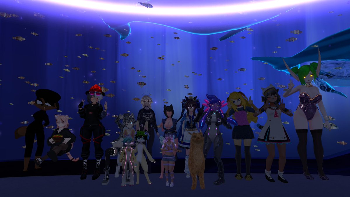 GlueIsRequired's tweet photo. More food &amp; familiar faces 🥩🐟
#VketPhoto #Vket2026Summer #VRChat https://t.co/BEiQcNilBg