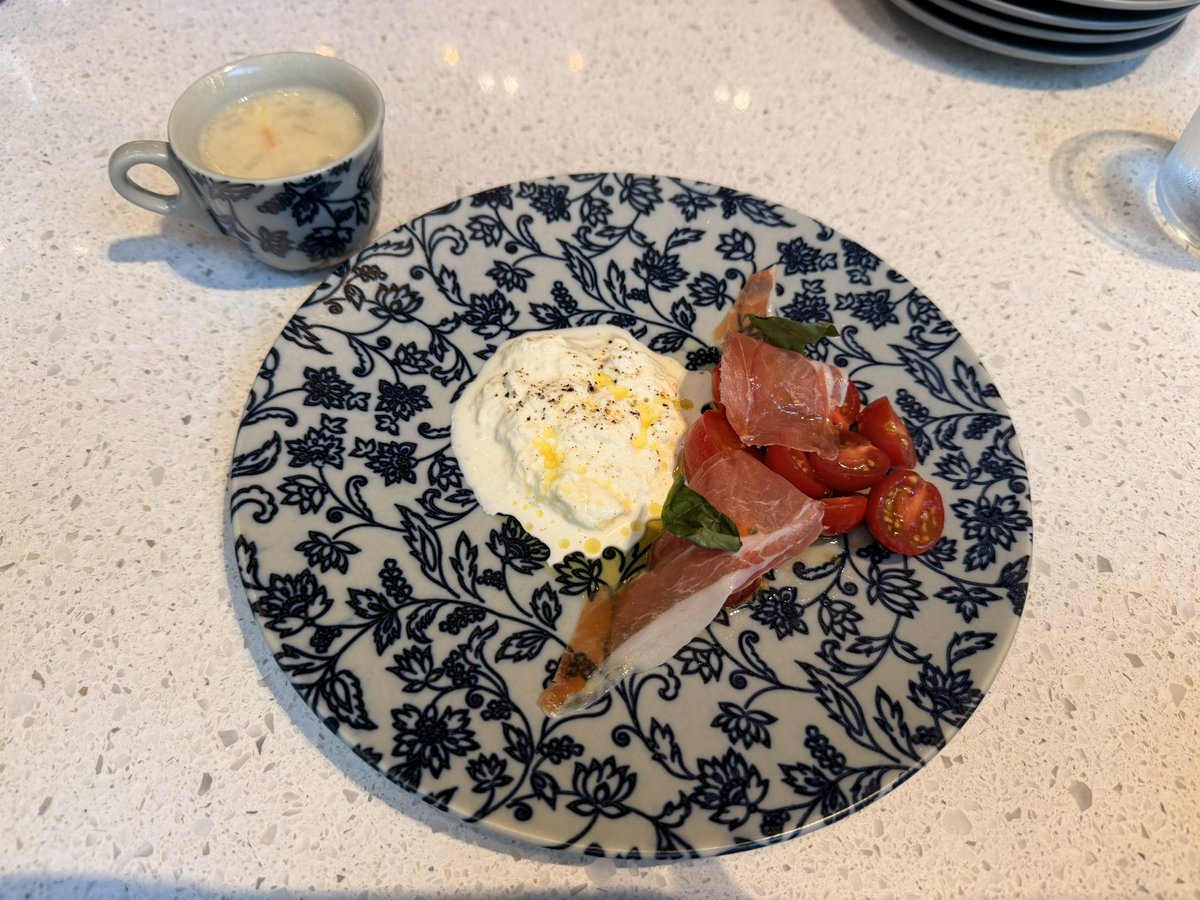 SAkoushiki's tweet photo. ランチ(´❛-❛`)

#THEFRONTROOM https://t.co/n5PUcKNPQR