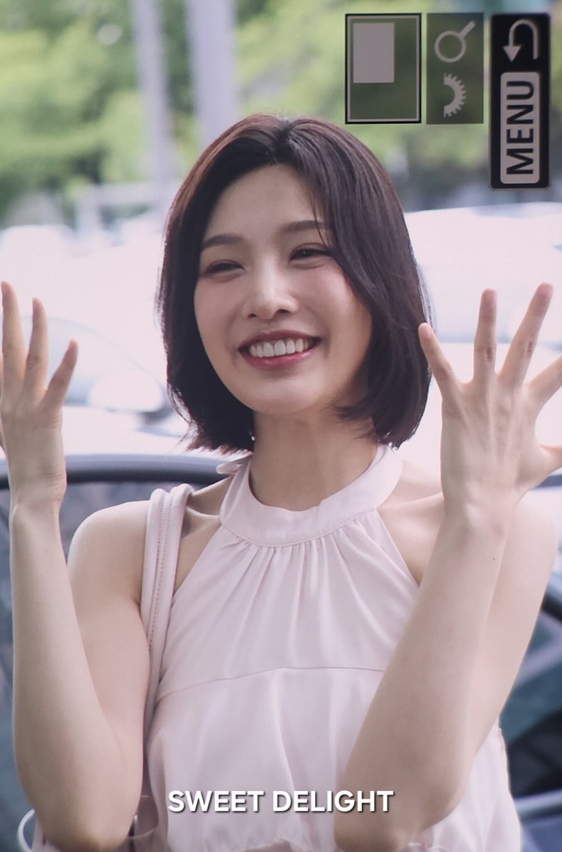 sweetDelight_5's tweet photo. 260715 동물농장 출근
🤗💚
#레드벨벳 #RedVelvet
#조이 #JOY https://t.co/95eJCzbGjm