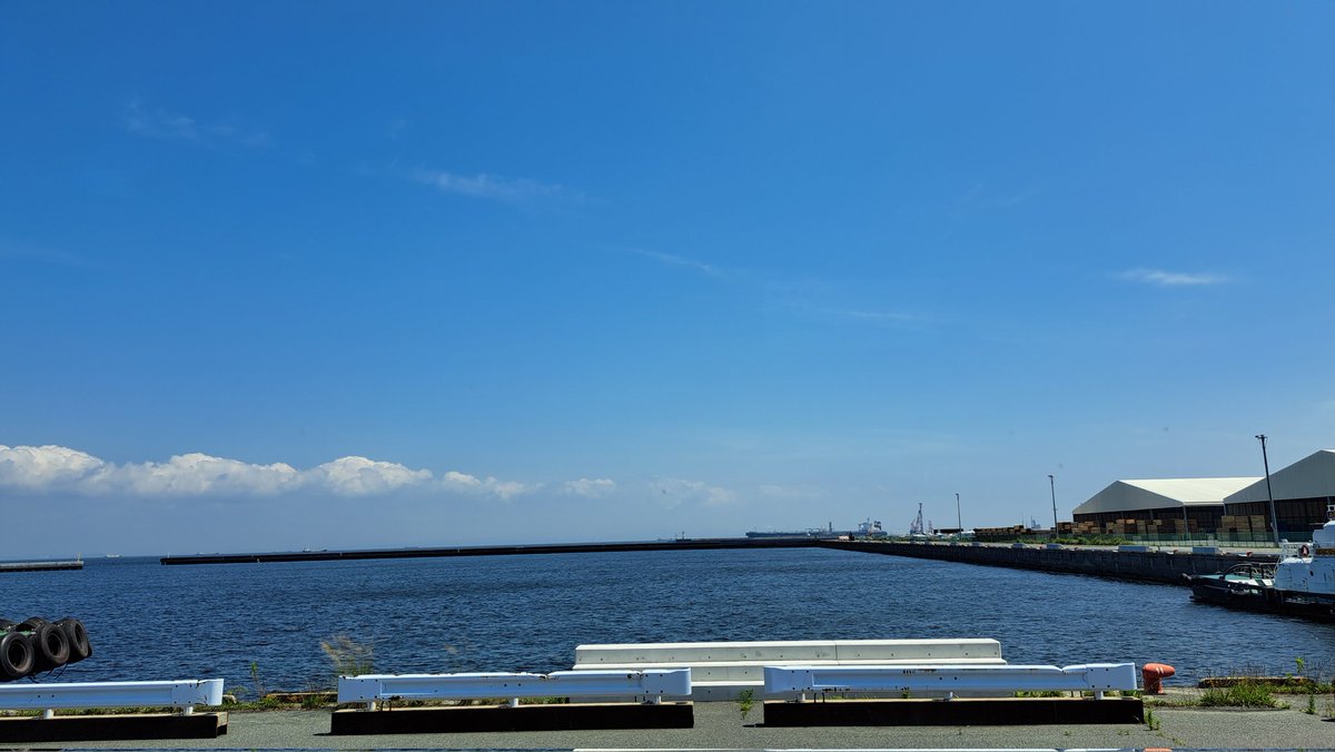 50testarossa's tweet photo. あぁ～お昼食べたら眠くなってきたぁ～
11台待ちやし昼寝☀️😪💤 https://t.co/jJrBJNXwOf