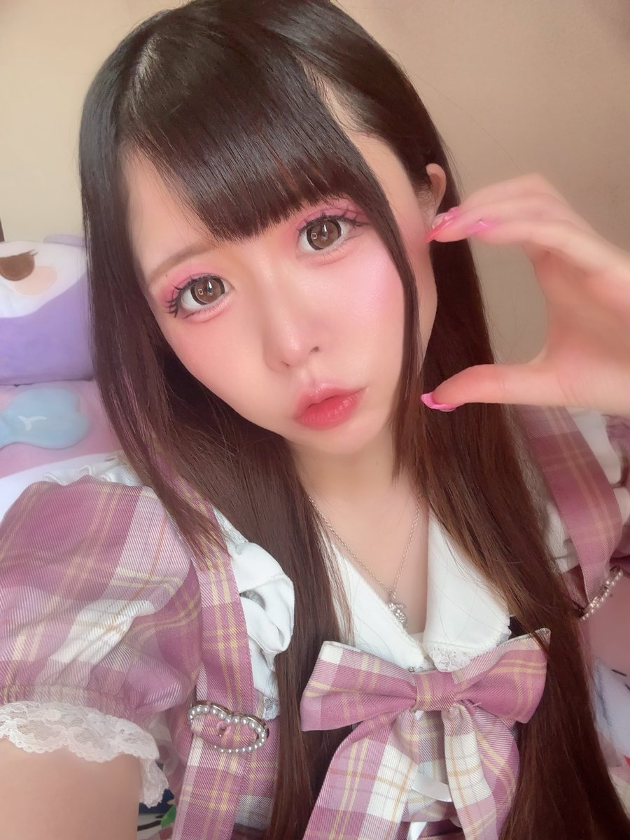 cherish_Rina's tweet photo. おはよう☀！！

元旦ぶりのオフだから愉快に何しようてなってる！！！✌︎(´ °∀°`)✌︎

東京。暑すぎね🫠

とりあえず萌乃莉奈さんに挨拶してね！！ https://t.co/lUR6qkRWMe