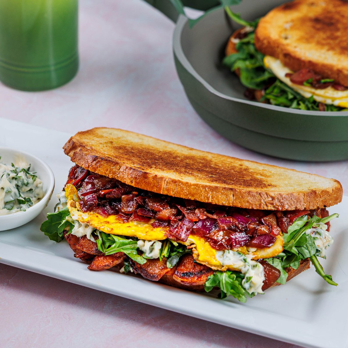 meezmeals's tweet photo. Order by 12 PM today!

Sometimes dinner should just be held in two hands. This week: a Vegetarian BLT Panini with tomato jam and fried egg, or a Bacon &amp; Ranch Quesadilla Chicken Stack loaded with cheese and smoky flavor. That's Meez magic!

order here: https://t.co/1S01d6dRFC https://t.co/uonPDqOXGL