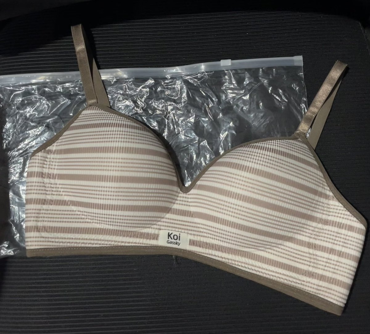 moodnovember's tweet photo. ส่งต่อบราไร้โครง เสริมฟองน้ำ
size :  36AB/70-75

49 .- 

🧺shipping 35 .- (พท.ห่างไกล+10)
*ใหม่แพ็คถุง ไม่เคยผ่านการใช้งานนะคะ*

 #ส่งต่อบรา #ชุดชั้นใน #ส่งต่อสปอร์ตบรา #ส่งต่อเสื้อผ้ามือสองราคาถูก  #ส่งต่อเสื้อผ้า https://t.co/QJc0mcUciB