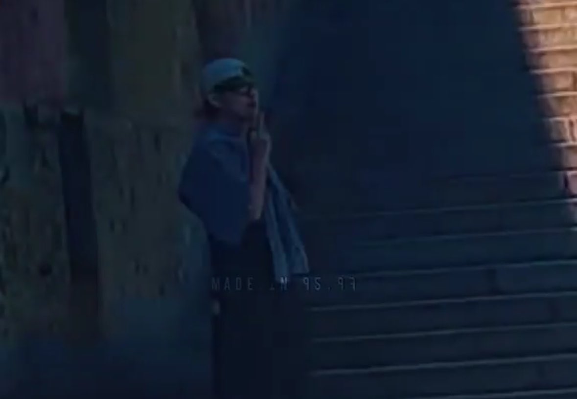 thvconic's tweet photo. im fucking crying did jungkook just take a picture of taehyung flipping him off 😭😭😭😭 https://t.co/BGzo72vn3l