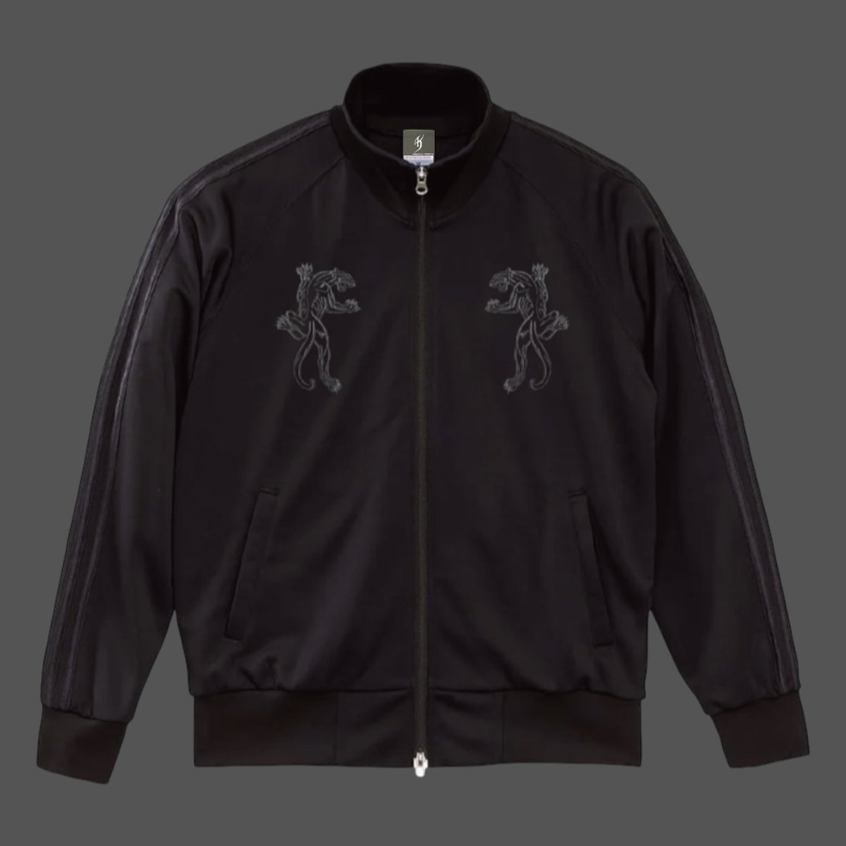 HimuroShop's tweet photo. 大変お待たせいたしました🙇‍♀️

『LAST GIGS TRACK JACKET】

予約購入いただいたお客様には本日より順次発送を開始いたします。
お届けまで今しばらくお待ちくださいませ✨

#氷室京介
#kingswing
#lastgigsoverride https://t.co/UI5tuPxXAB