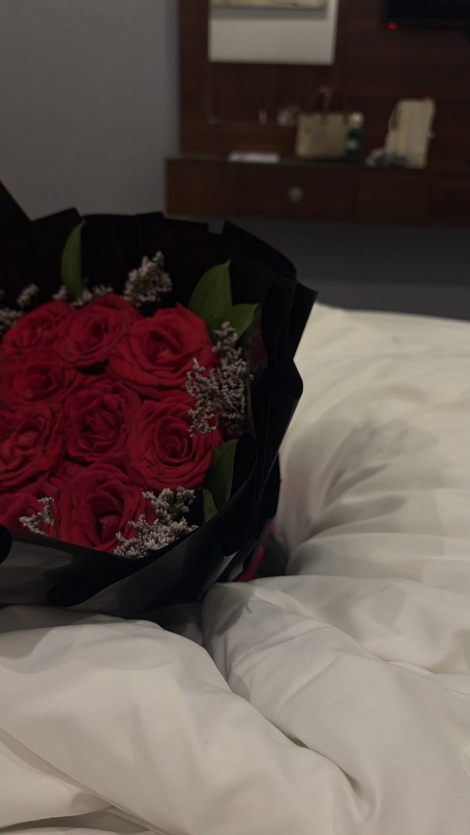 sa_6ln's tweet photo. يا شروق قلبي لا أشرقت ش☀️س الربوع اللي صباحه وليله وعصره عن بد الايام كلها
"الأربعاء السعيييد"❣️ https://t.co/LTT1d135Df