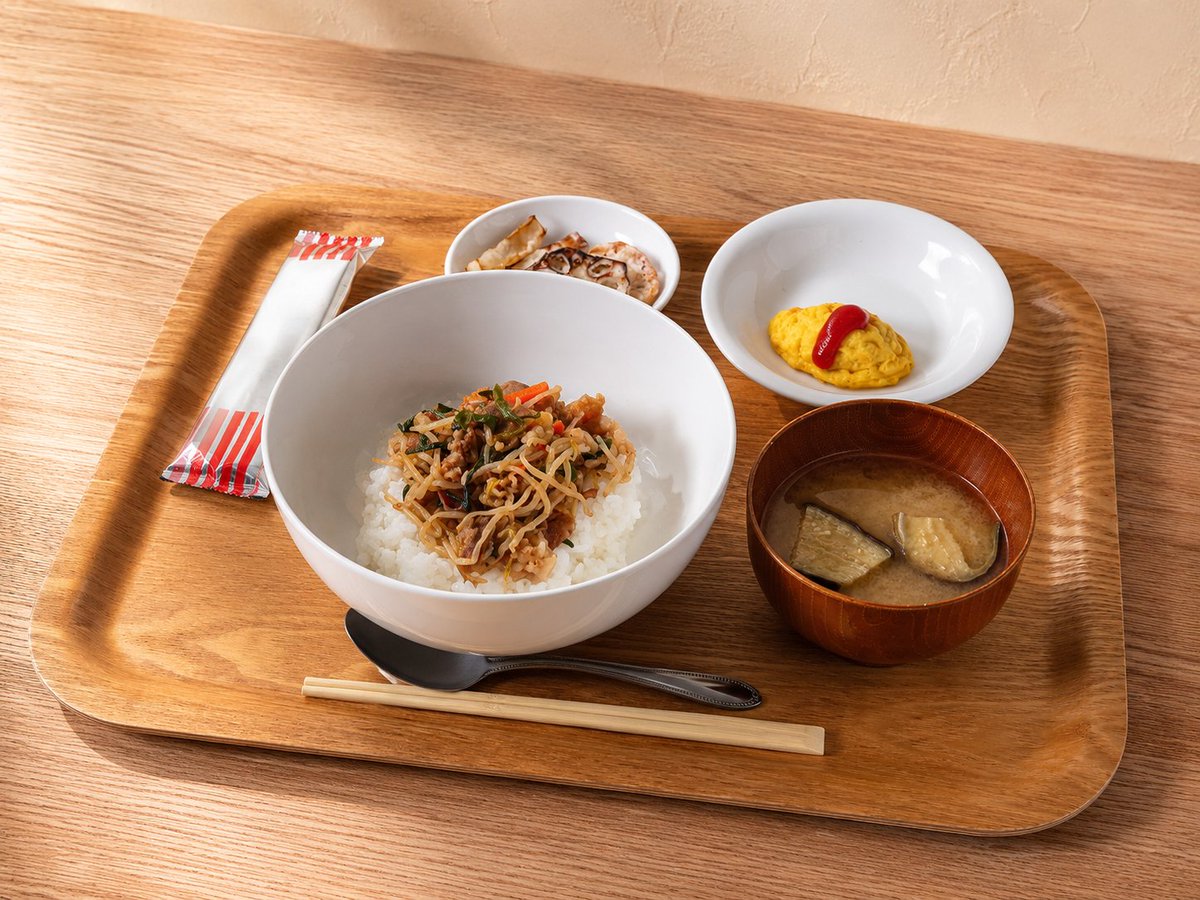 NEXTSTAGE_ANNEX's tweet photo. 昨日のメニュー
･スタミナ丼
･ミニオムレツ
･大根と蓮根のフライ
･味噌汁
･デザート
今日から更に気温が高くる札幌ですね。札幌の夏が本気を出してきていますので、皆さん熱中症対策に水分をしっかり摂りましょうね。#就労継続支援B型事業所 #南郷18丁目 #つまみ細工 #データ入力 #手作りランチ https://t.co/nMAlKqMofz