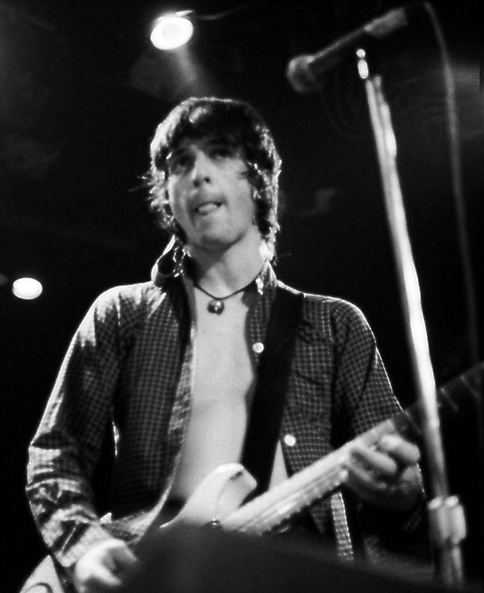 mikepunk1977's tweet photo. Born on this day in 1952: Johnny Thunders (John Anthony Genzale) of The New York Dolls and The Heartbreakers #punkrock 

@lee0969 @StevoMusicMan @NewWaveAndPunk @nikidoog @SurfThrash @GeorgiosMasman2 https://t.co/Aj4EDtloDu