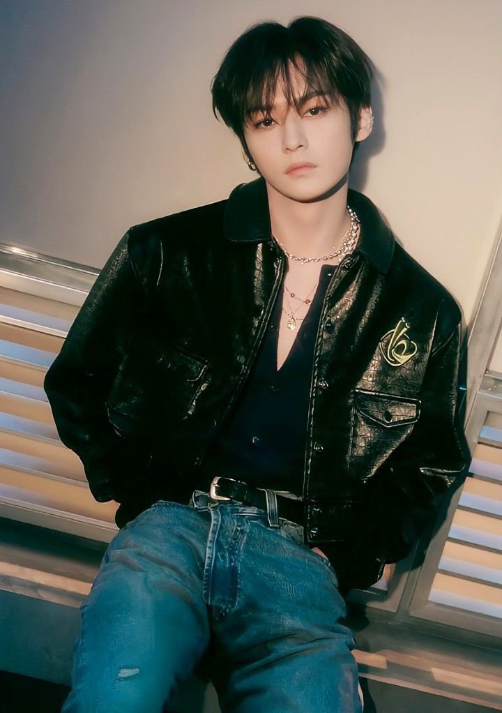 lovinmnho's tweet photo. type 'my favorite ___' into 📌 &amp; post your first results！

☆ idol  
☆ hobby  
☆ aesthetic   
☆ drink

la bebida parece fernet ysi tal cual https://t.co/5YOGO9Tqny