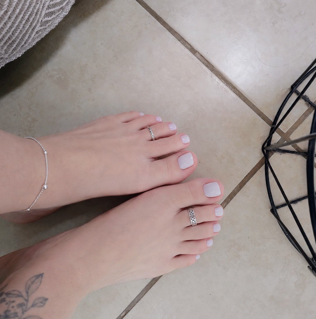 geilispagge's tweet photo. Who wants to suck my toes now?
#paypig #feetfetısh #feetporn #femdom #findom https://t.co/8Hv9M601s9
