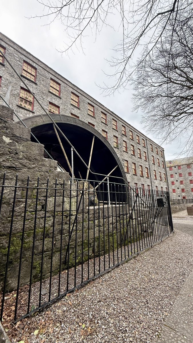 mitzyelliott's tweet photo. #waterwheelWednesday
#JamesonsDistillery
#Midleton #Ireland https://t.co/xzKEbNImQt