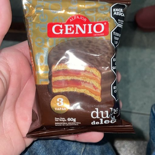 74vvalen's tweet photo. cuando hago un chiste y  nomas me escucha mi alfajor https://t.co/Z6KWfdWHQa