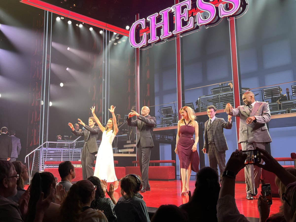 serranopfer's tweet photo. Lo mucho que estoy extrañando Chess (o a Lea Michele) y solo lo vi una vez 😭😭😭 https://t.co/jhrtwPRmEc