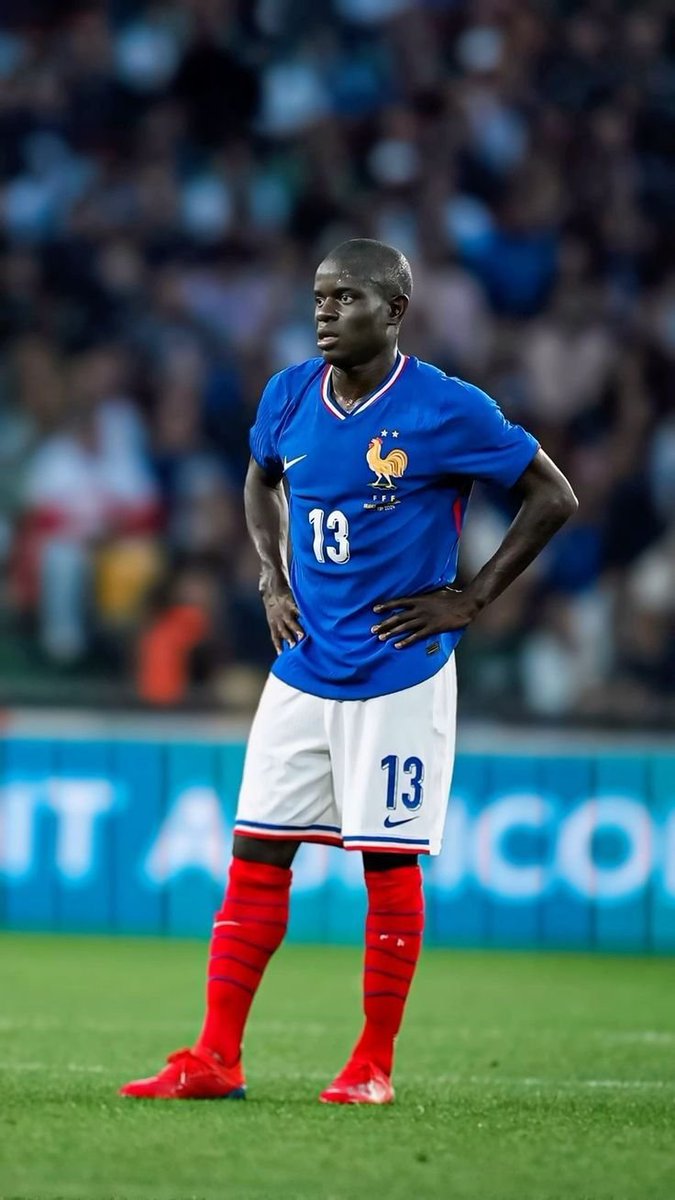 Kamoza0104's tweet photo. When I saw him on the bench, I knew France was fucked. https://t.co/IoaSpQS4j2