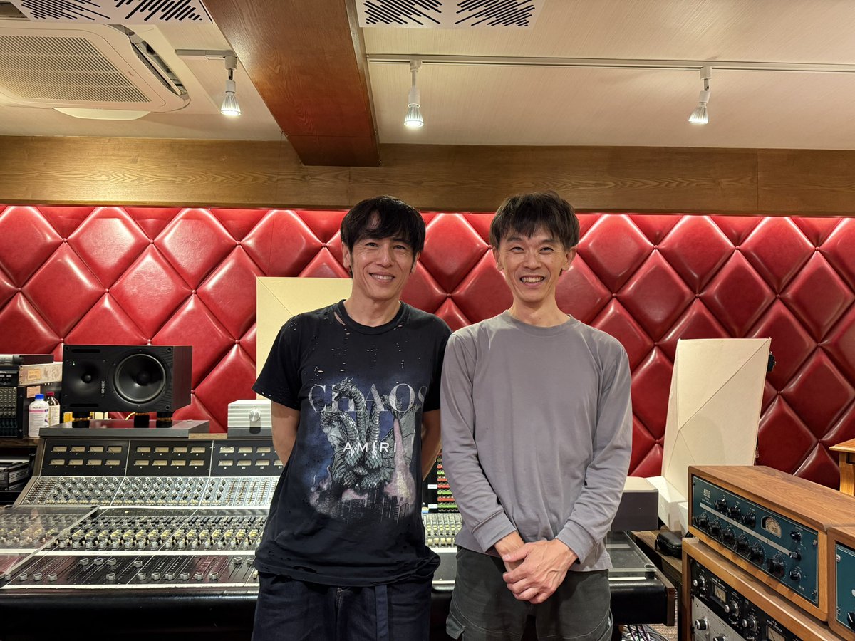 emcdesign_staff's tweet photo. 昨日は、都内レコーディングスタジオ「STUDIO CRY BABY」様にてEMC電源工事でした。
スタジオオーナーは、元JUN SKY WALKER(S)のベーシストで、ゆずやRockon Social Clubのプロデュースや演奏、作編曲も手掛ける現役レジェンドミュージシャン 寺岡呼人さんです！

寺岡呼人
https://t.co/MmOx0B02Op

施工風景等は、スタジオエンジニアと作編曲家に向けたYouTubeを配信されている「HOVERBOARD CHANNEL」様が撮影してくださいました。

HOVERBOARD CHANNEL
https://t.co/J5aZVUDOei

長時間に渡る楽しい施工も無事終わりました。
まだまだこの先も楽しい事が待っている「STUDIO CRY BABY」と「寺岡呼人」さんです！
この度は、誠にありがとうございました！

株式会社EMC設計
https://t.co/vWVjWdbiLv

#オーディオ
#ホームシアター
#ネットワークオーディオ
#レコード
#レコーディングスタジオ
#スタジオ電源
#dtm
#宅録
#寺岡呼人
#hoverboard
#rockonsocialclub
#ゆず
#studiocrybaby
#emc電源
#emc電源工事
#emc設計