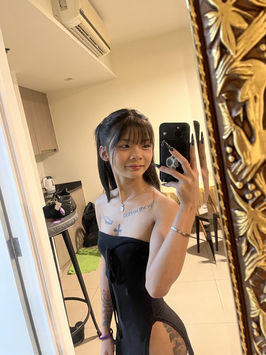 maymintxo's tweet photo. Mirror says I am cute... What do you think?💋💕 #asiangirl #cutegirl #SlimAndTatted https://t.co/KrpnsbyEyD