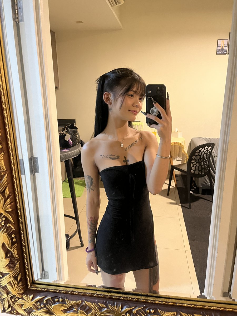 maymintxo's tweet photo. Mirror says I am cute... What do you think?💋💕 #asiangirl #cutegirl #SlimAndTatted https://t.co/KrpnsbyEyD