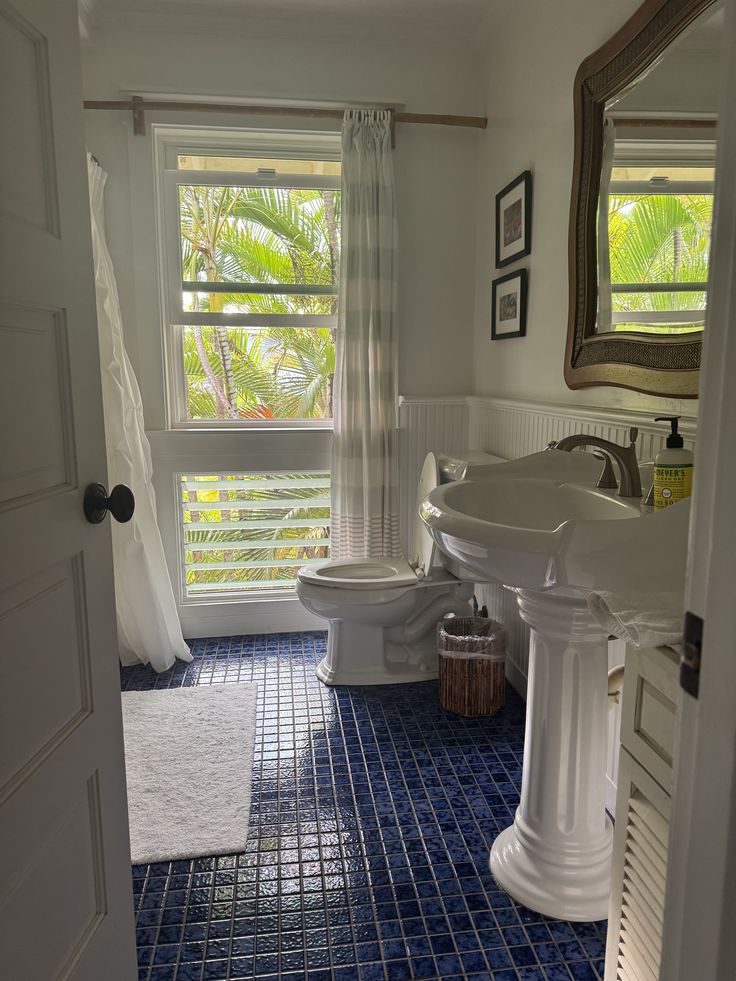 TheWarKitchen's tweet photo. Thinking about royal blue tiles https://t.co/2GayUEpypD