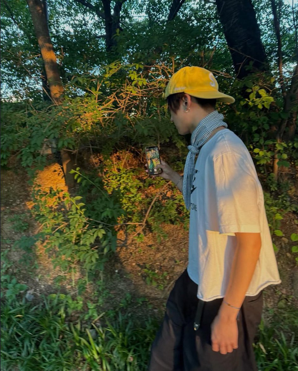 2h_lov0's tweet photo. 난옷뭐입을지고민될때마다이상원찾아봄 https://t.co/5Q82siXKnR