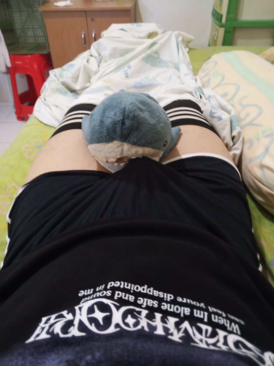 m0onskywalk's tweet photo. My blahaj are playing with my thighs rn:3
#femboy https://t.co/qiYB9Q6rDV